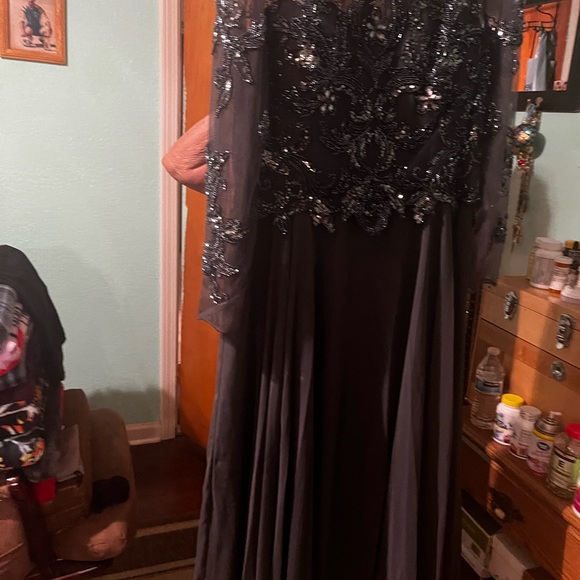 Beautiful Macy’s night dress - Picture 1 of 3